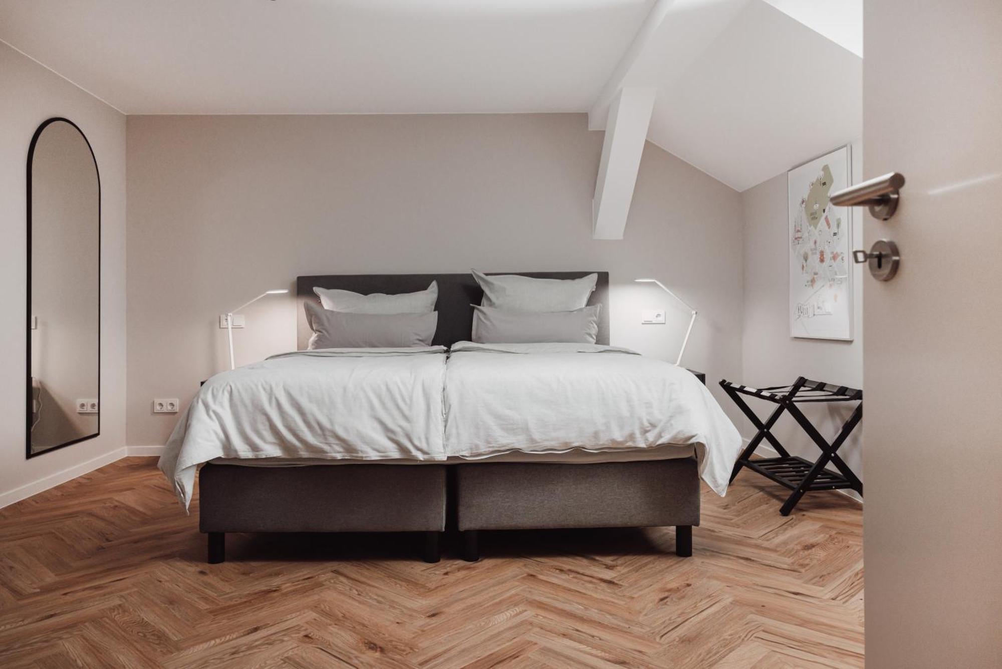 Dom Apartment III - Modern & Zentral Mit Kostenfreiem Parkplatz فولدا المظهر الخارجي الصورة